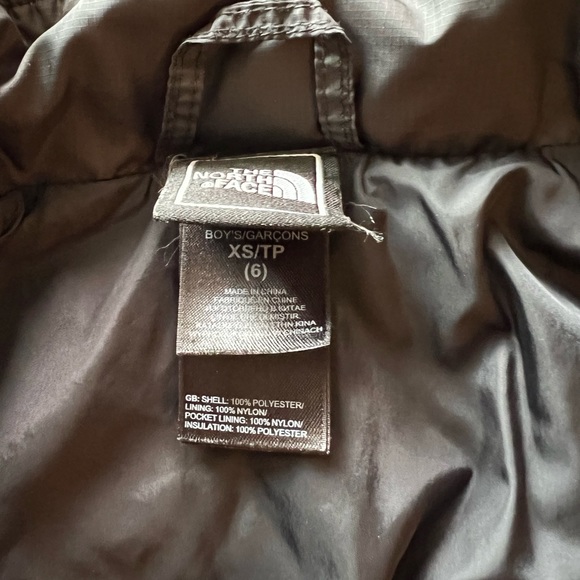 BOYS’ NORTH FACE 2 in 1 JACKET, SIZE 6 - Picture 6 of 11